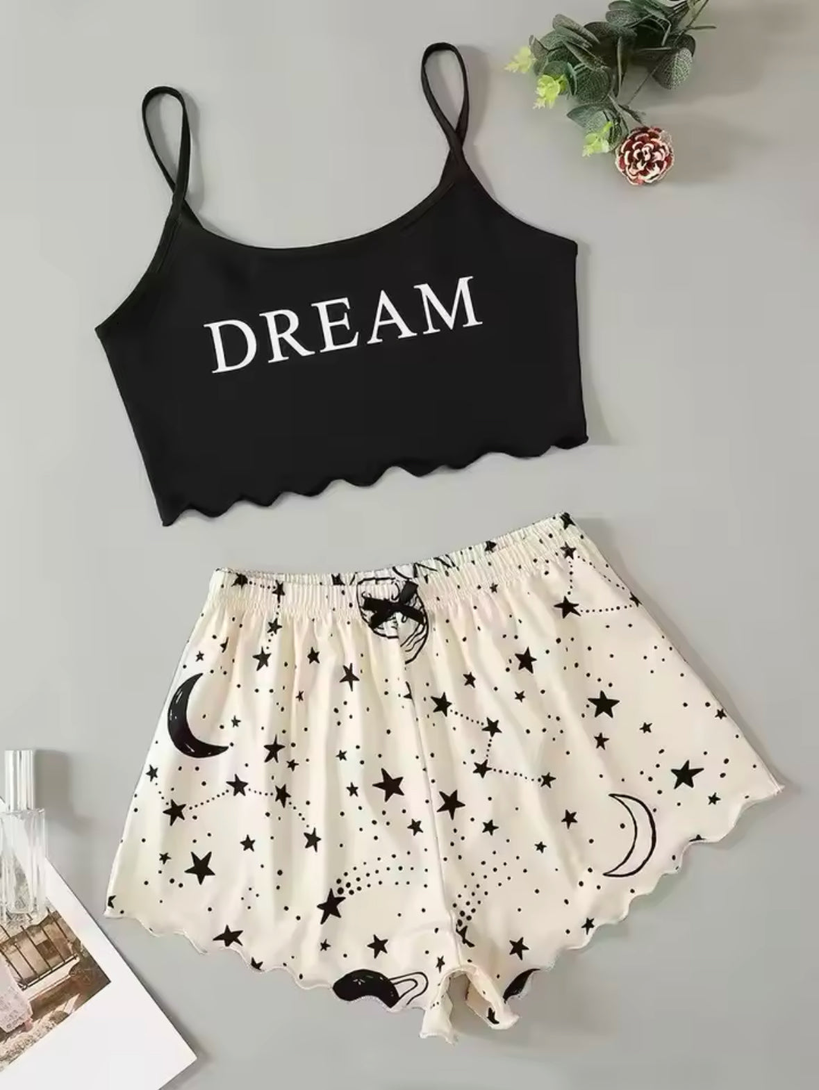 Summer Moon & Stars Printed Pajama Set for Women – Sexy Sleeveless Crop Top with Shorts for Comfy & Stylish Sleepwear
