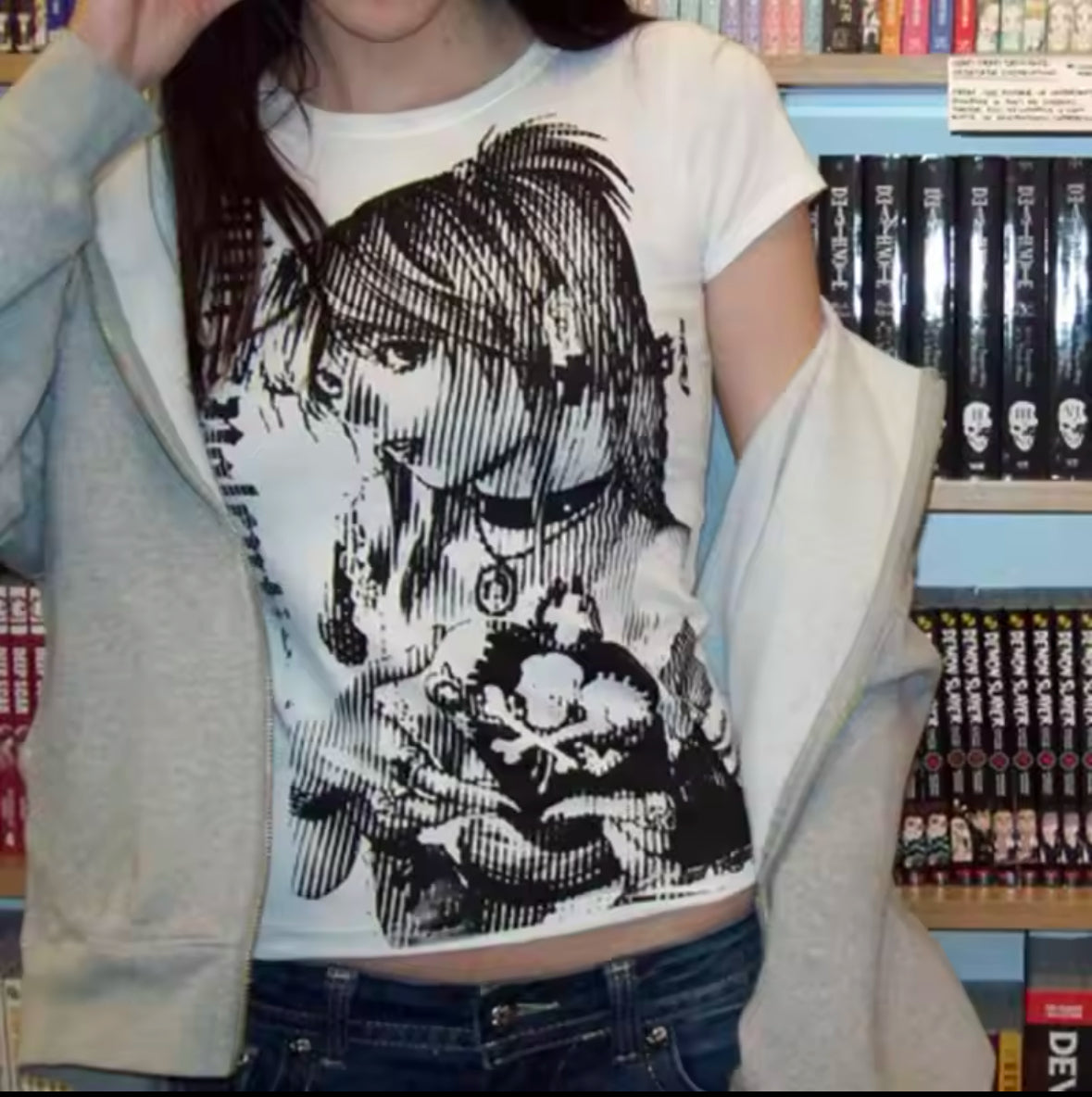 Y2K Anime Streetwear Crop Tee – Vintage 90s Text Print, Aesthetic Harajuku Women’s Casual Top – Perfect for Emo & Retro Fashion Fans