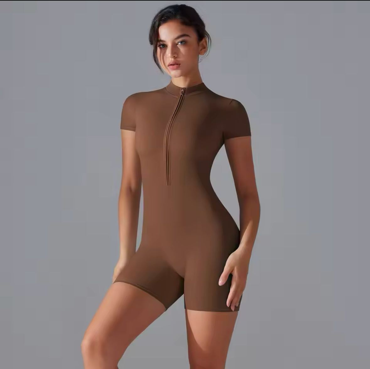 Women’s One-Piece Yoga Jumpsuit – Zipper Short Sleeve Workout Bodysuit for Gym & Fitness Training