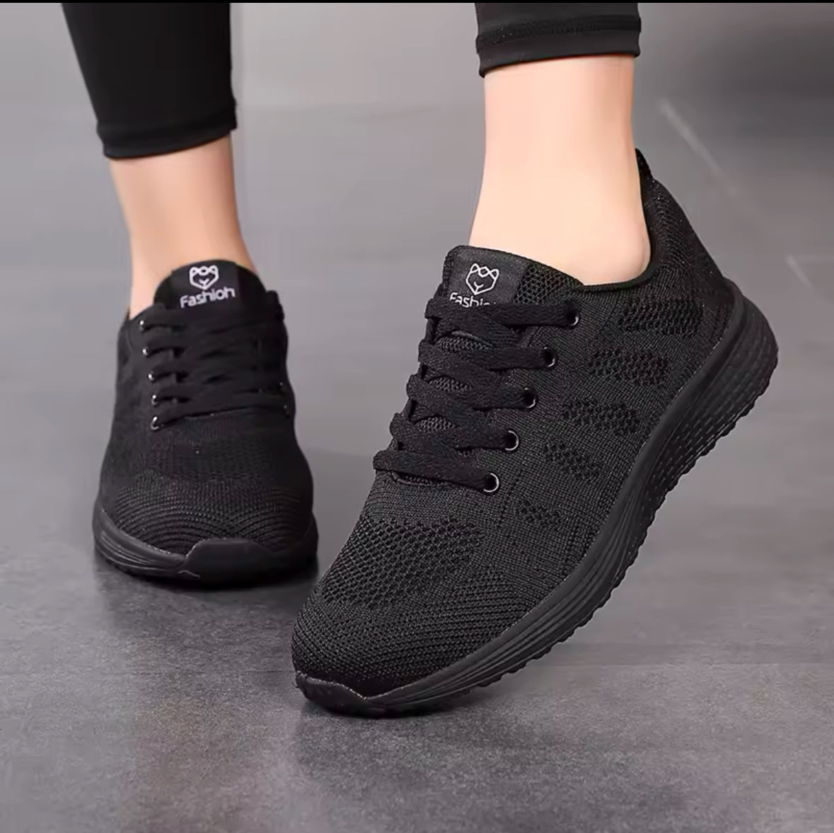 Step Up in Style: 2025 Women’s Fashion Platform Sneakers – Trendy, Comfortable & Perfect for Every Season