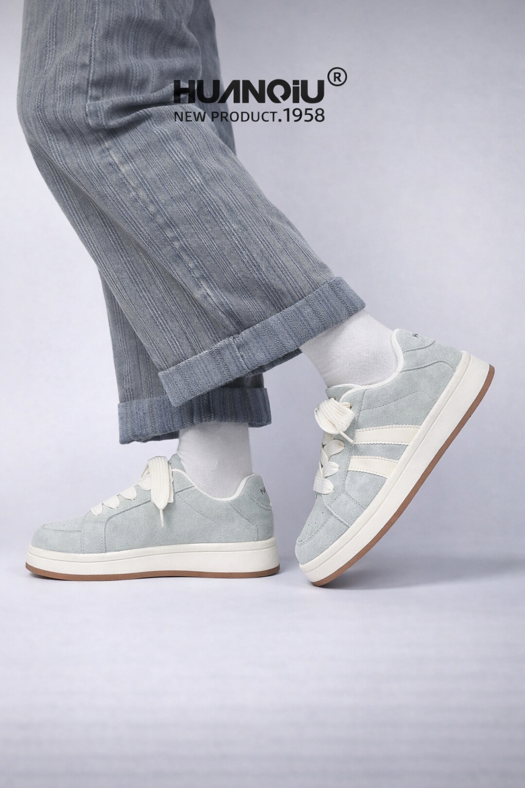 Women’s Lightweight White Sports Shoes – Comfortable All-Season Casual Sneakers