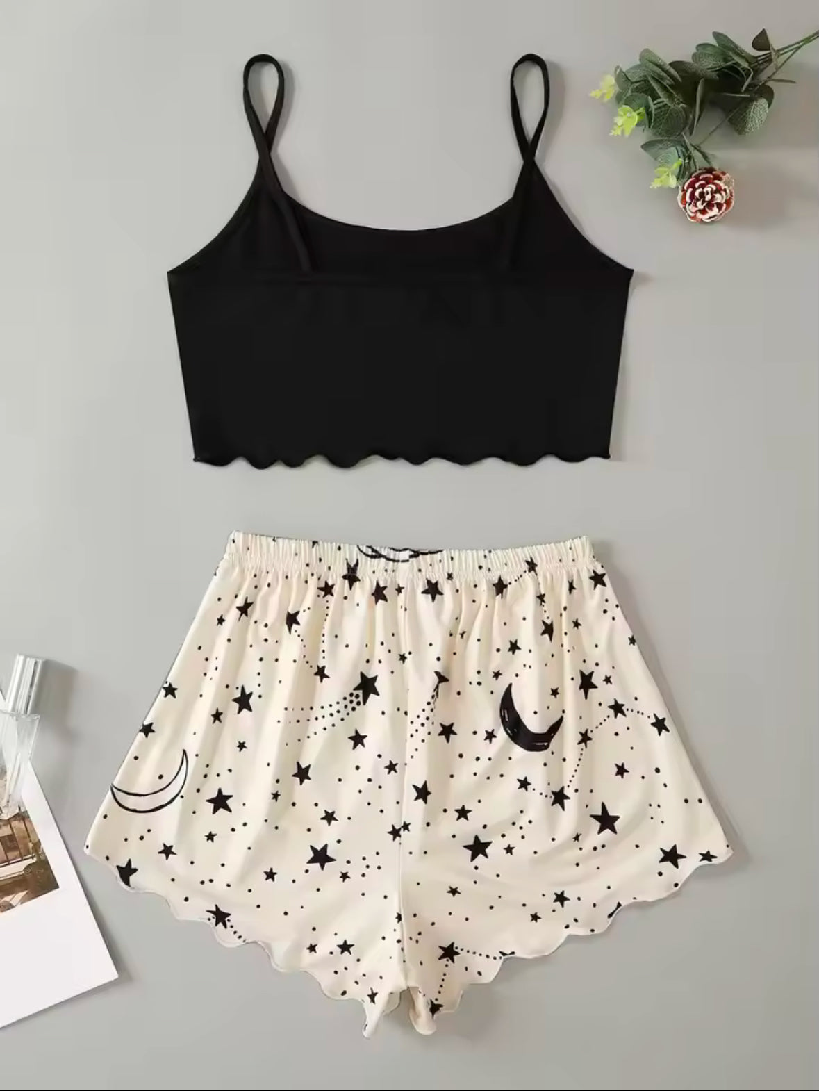Summer Moon & Stars Printed Pajama Set for Women – Sexy Sleeveless Crop Top with Shorts for Comfy & Stylish Sleepwear