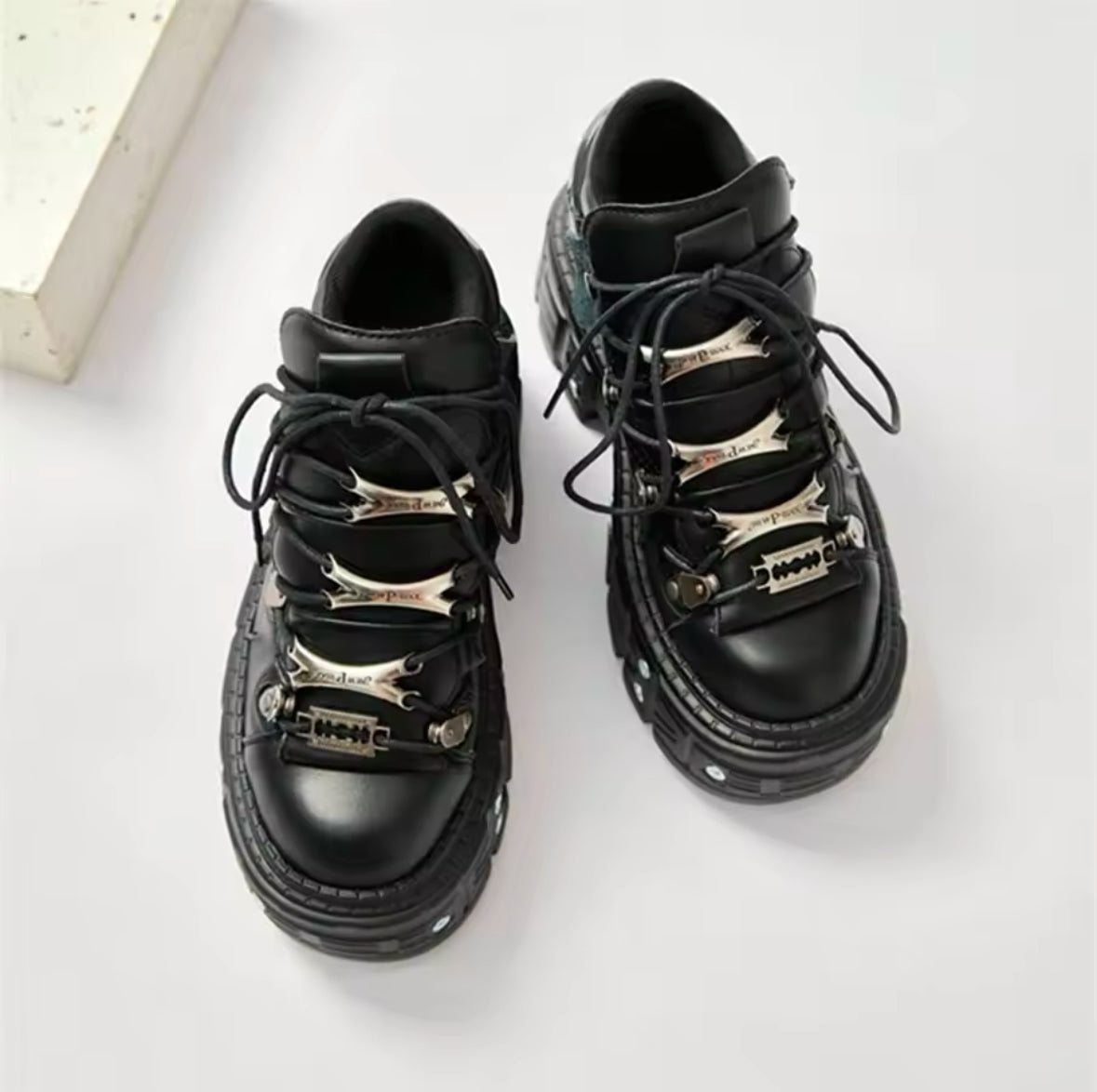 Punk Style Women’s Black Ankle Boots – Lace-Up, Metal Decor, Platform Heel Sneakers for Rock & Gothic Fashion (2025 New