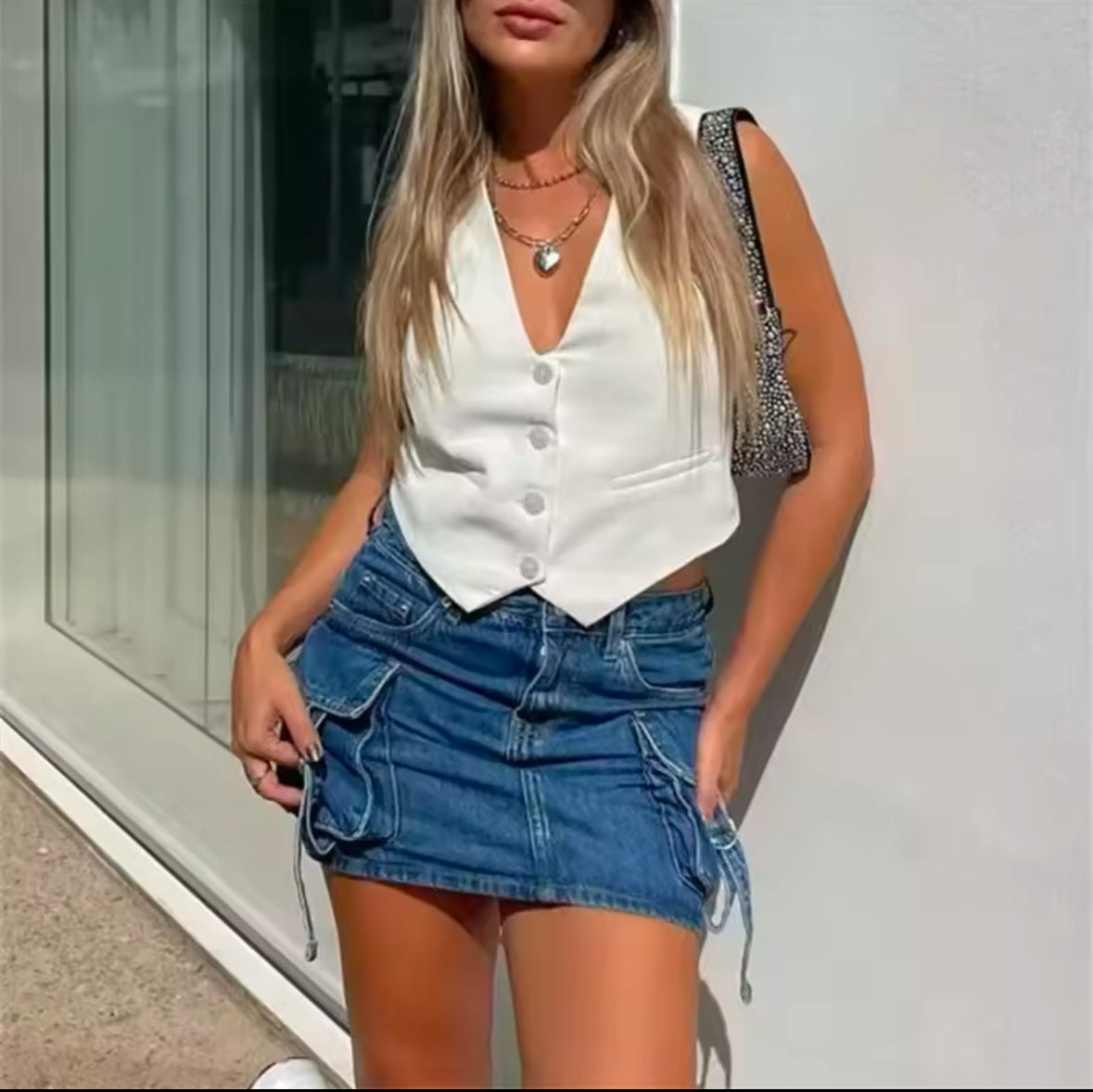 TRAF Women’s Stylish V-Neck Sleeveless Cropped Vest – Chic Summer Fashion for Work and Play