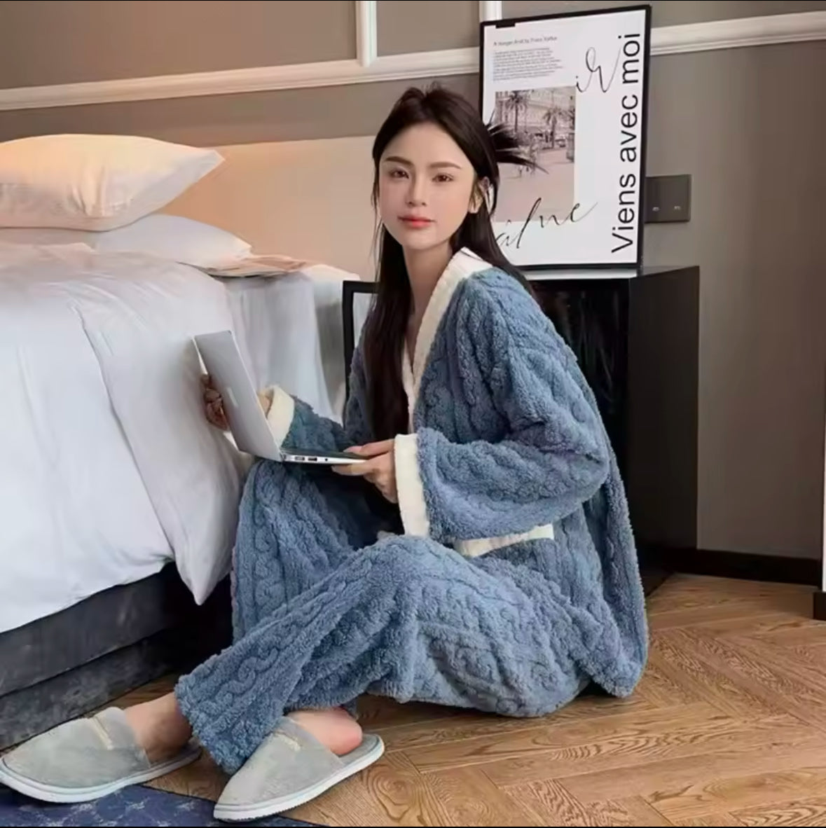 Warm & Cozy 2-Piece Pajama Set for Women – Thickened Coral Velvet Cardigan & Trousers for Autumn & Winter Comfort