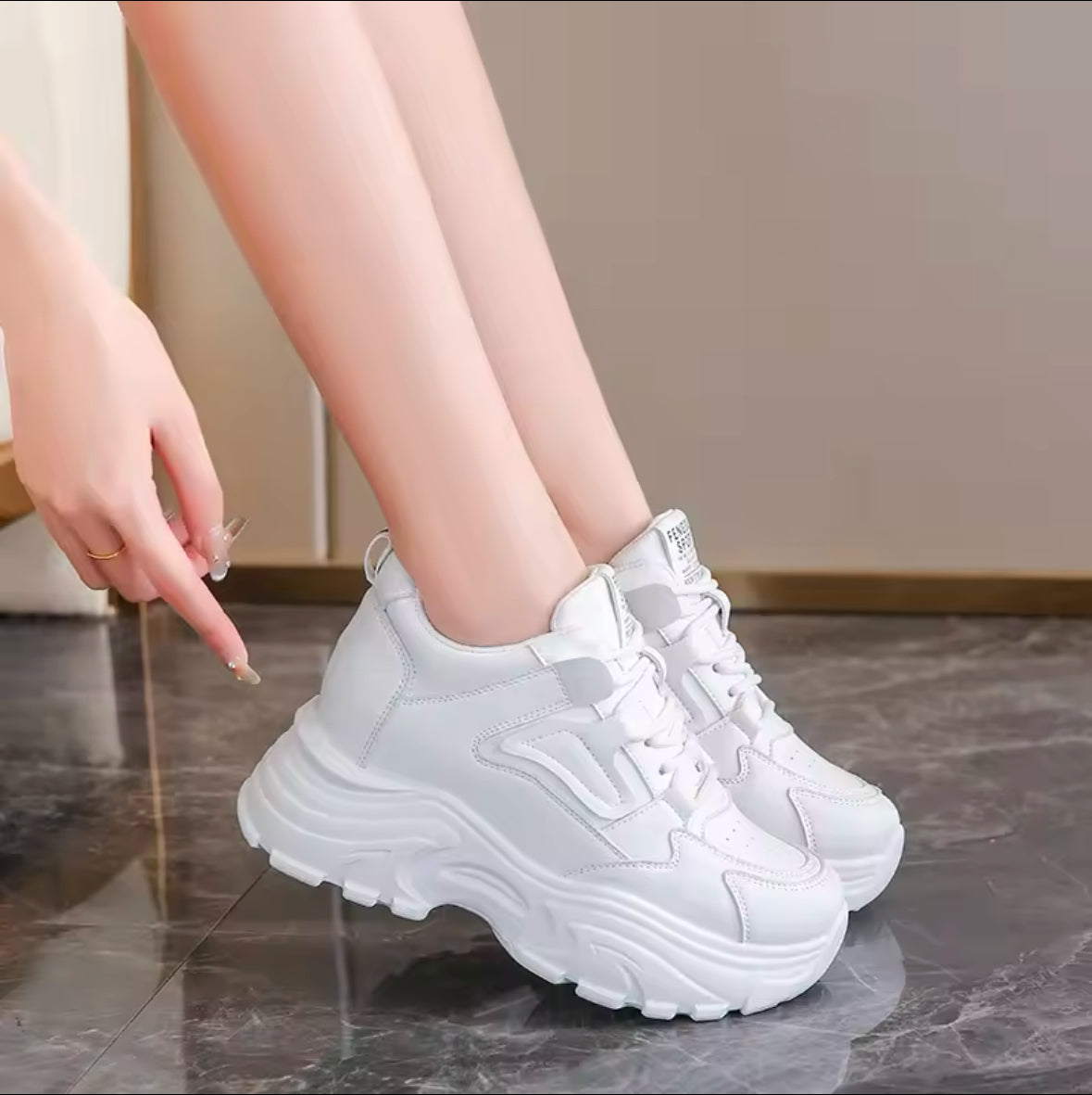 2025 White Platform Sneakers for Women – Stylish Lace-Up PU Leather Shoes with Thick Sole & Breathable Comfort