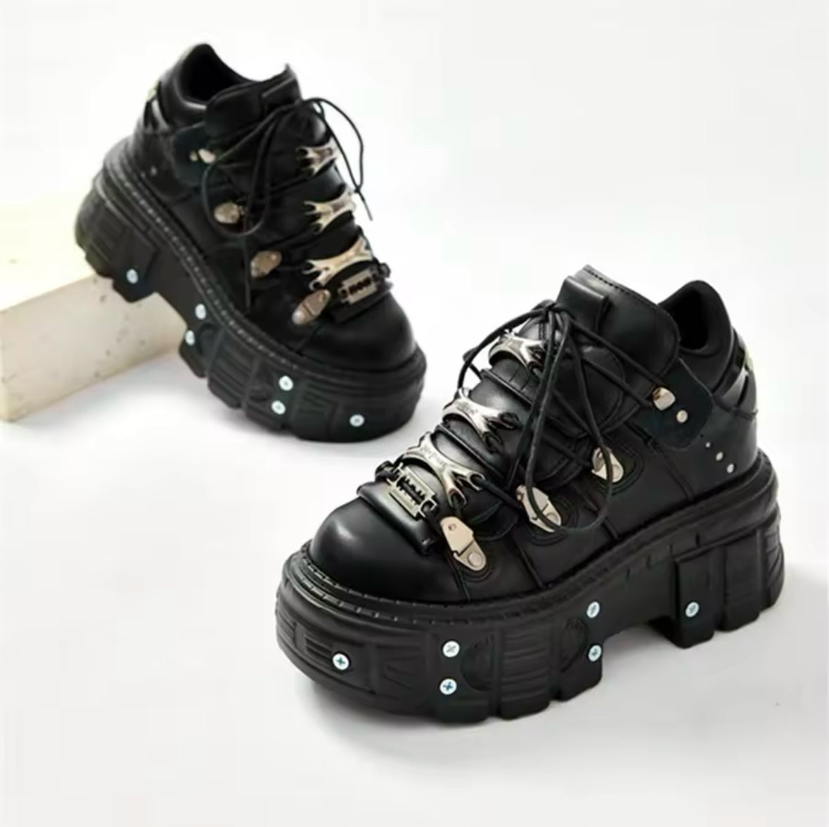 Punk Style Women’s Black Ankle Boots – Lace-Up, Metal Decor, Platform Heel Sneakers for Rock & Gothic Fashion (2025 New