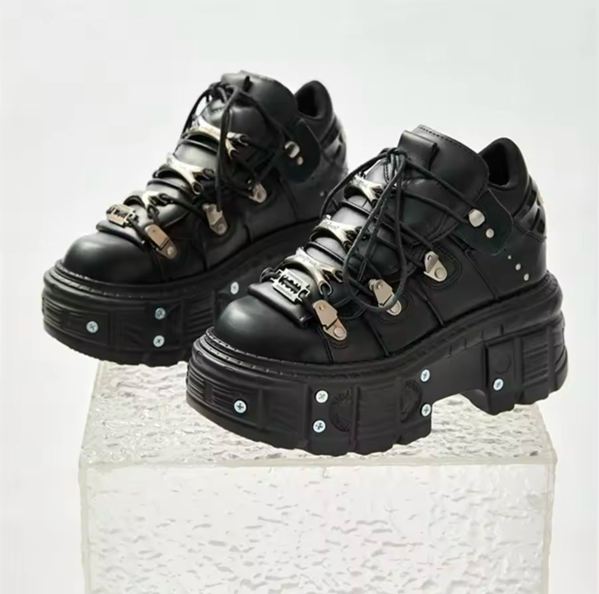 Punk Style Women’s Black Ankle Boots – Lace-Up, Metal Decor, Platform Heel Sneakers for Rock & Gothic Fashion (2025 New