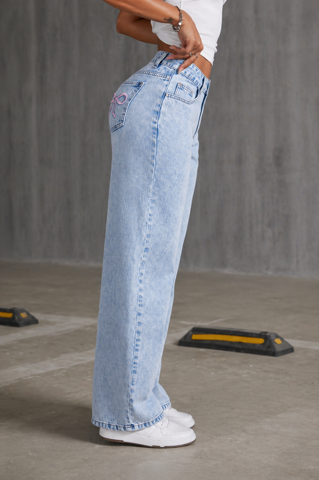 Wide Leg Jeans Embroidered Bow Cute Trendy Look Spring Summer Women