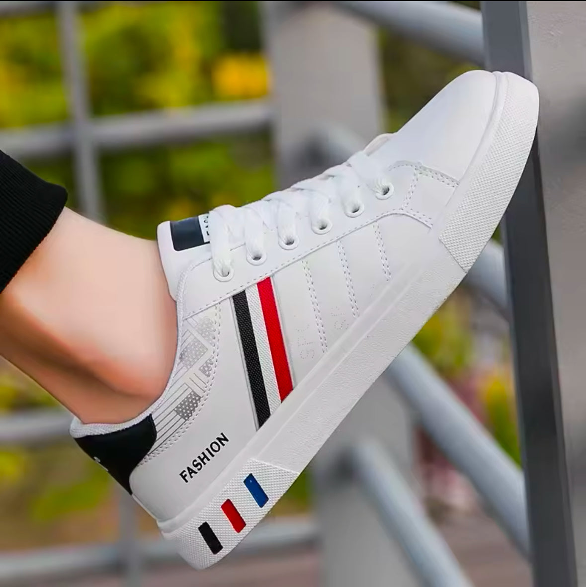 Step into Style with 2025 Men’s Casual Sneakers – New Fashion Lace-up White Shoes for Students, Comfortable Sports Plus Size Vulcanized Zapatillas De Hombre