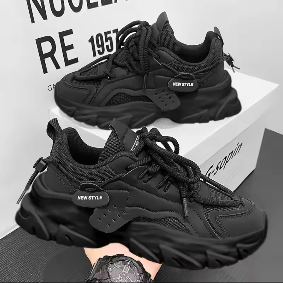 Men’s breathable sneakers with thick soles, perfect for outdoor running, tennis, and all-season comfort, featuring soft soles for ultimate support and casual style