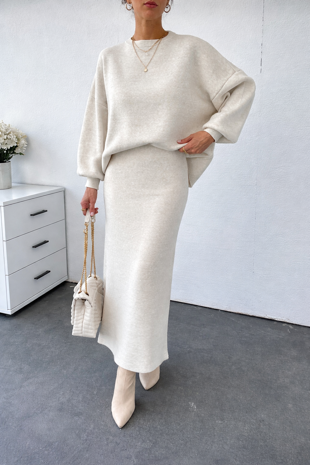 Women’s Lantern Sleeve Knit Set – Cozy Winter Elegance Outfit