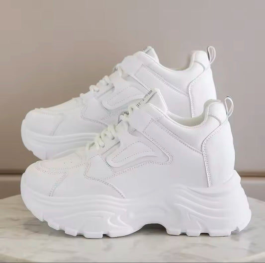 2025 White Platform Sneakers for Women – Stylish Lace-Up PU Leather Shoes with Thick Sole & Breathable Comfort