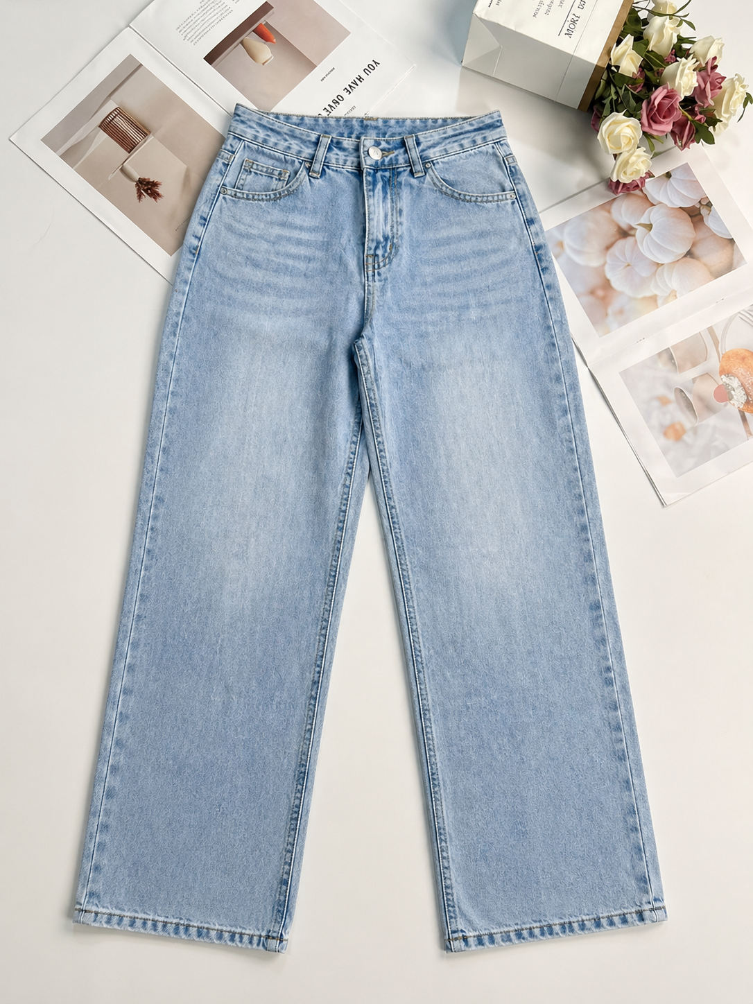 Low Waist Straight Leg Jeans Light Wash Effortless Slim Look Spring Summer Women