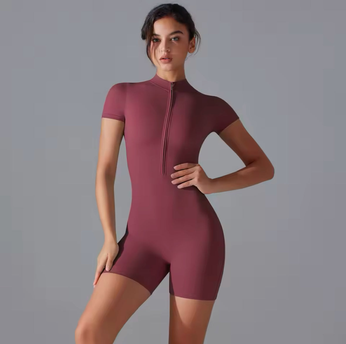 Women’s One-Piece Yoga Jumpsuit – Zipper Short Sleeve Workout Bodysuit for Gym & Fitness Training