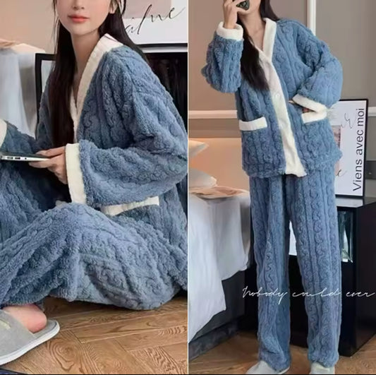 Warm & Cozy 2-Piece Pajama Set for Women – Thickened Coral Velvet Cardigan & Trousers for Autumn & Winter Comfort
