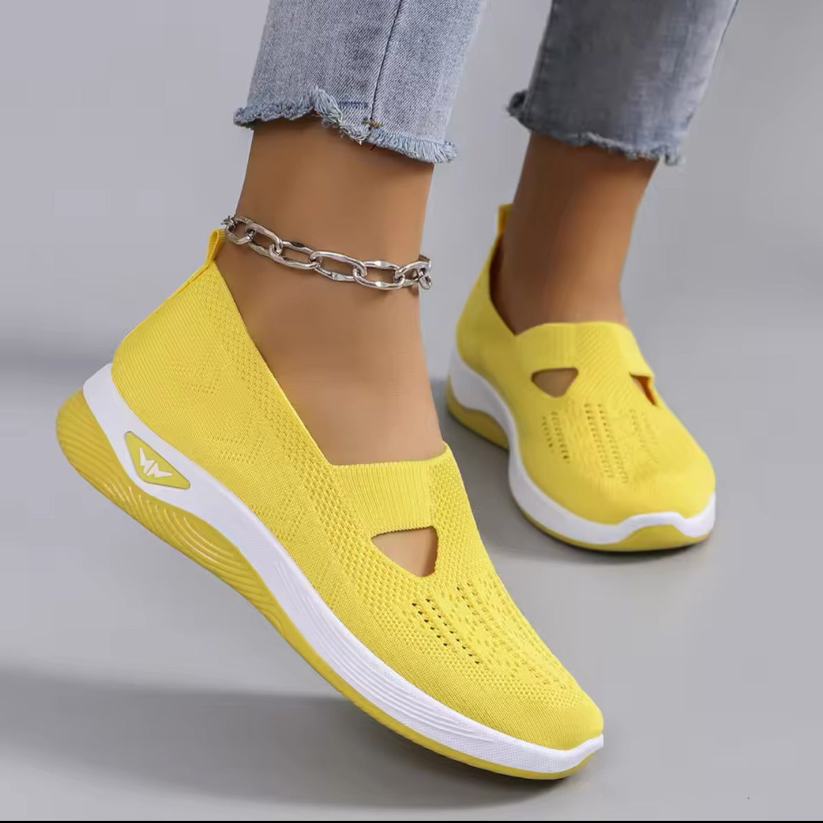 New Spring Women’s Sports Shoes – Fashionable, Breathable, Lightweight & Non-Slip Casual Flats for All-Day Comfort
