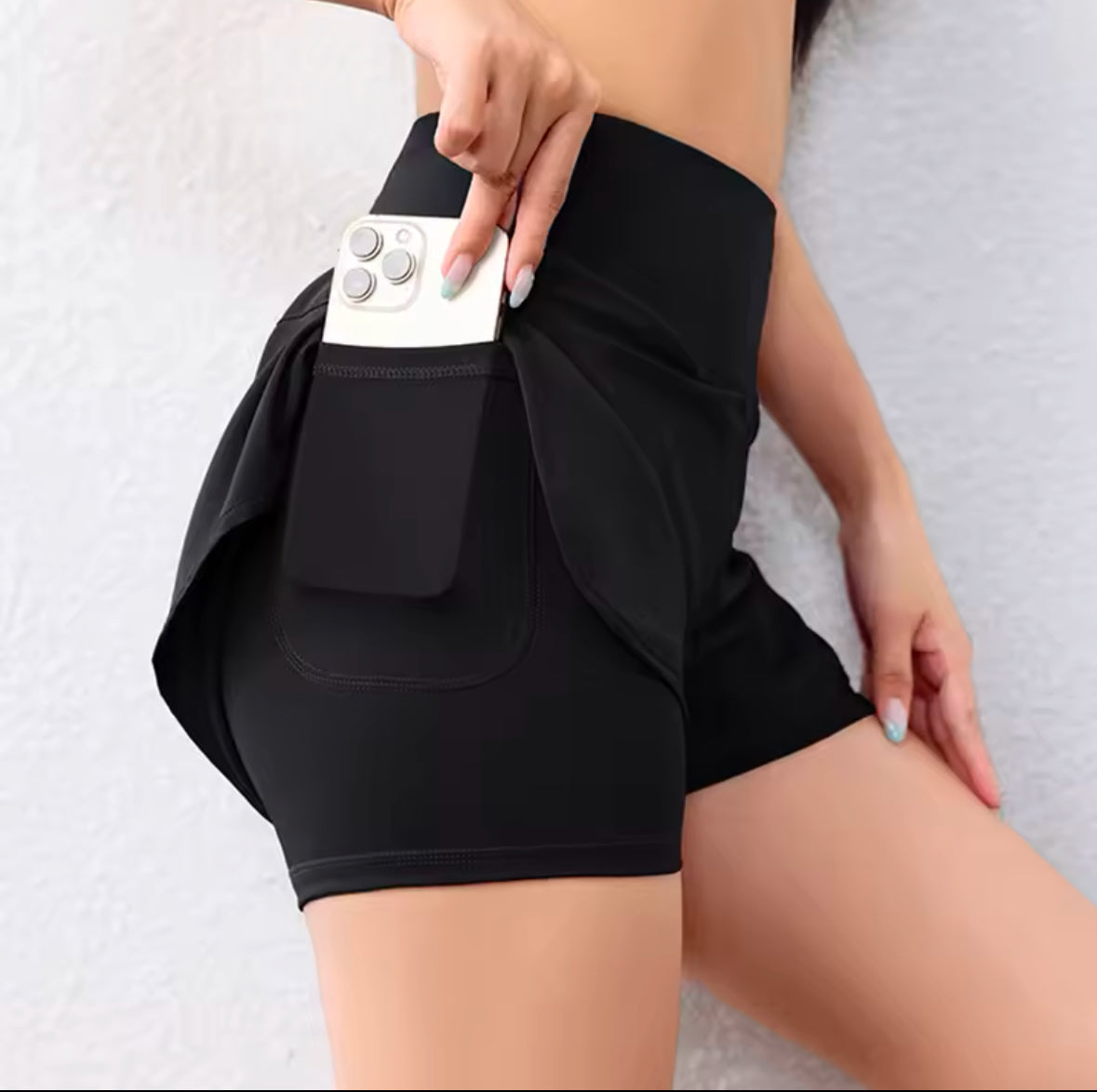 Quick-Drying Women’s Running Shorts – Elastic Waist Sports Shorts with Pockets for Yoga & Active Workouts