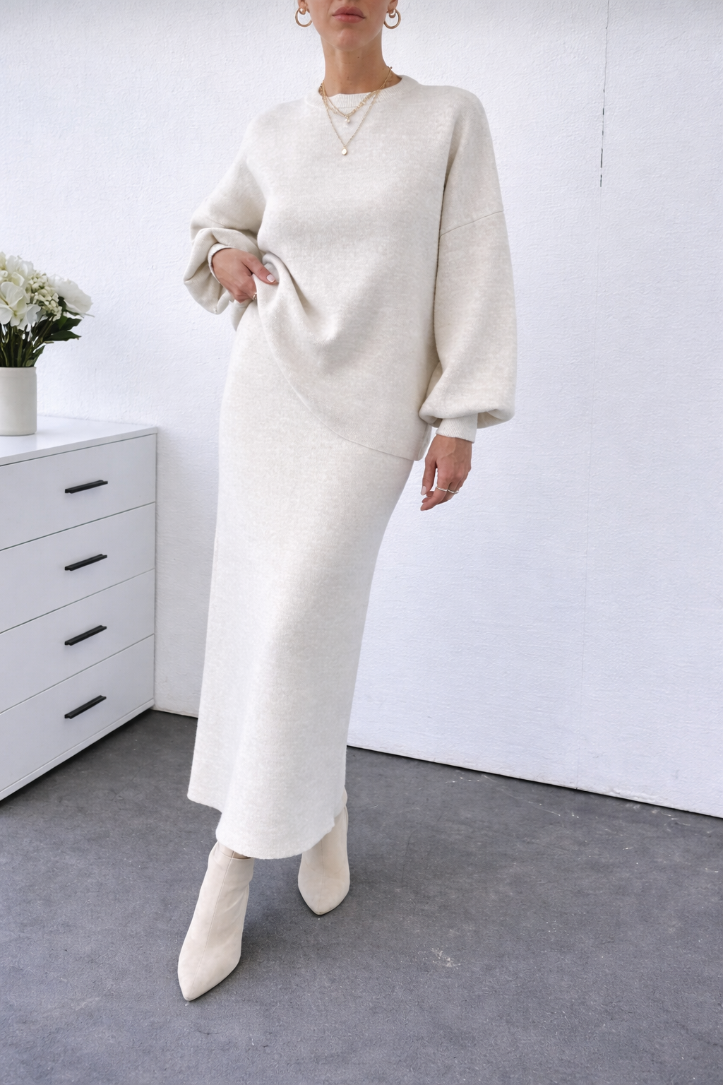 Women’s Lantern Sleeve Knit Set – Cozy Winter Elegance Outfit