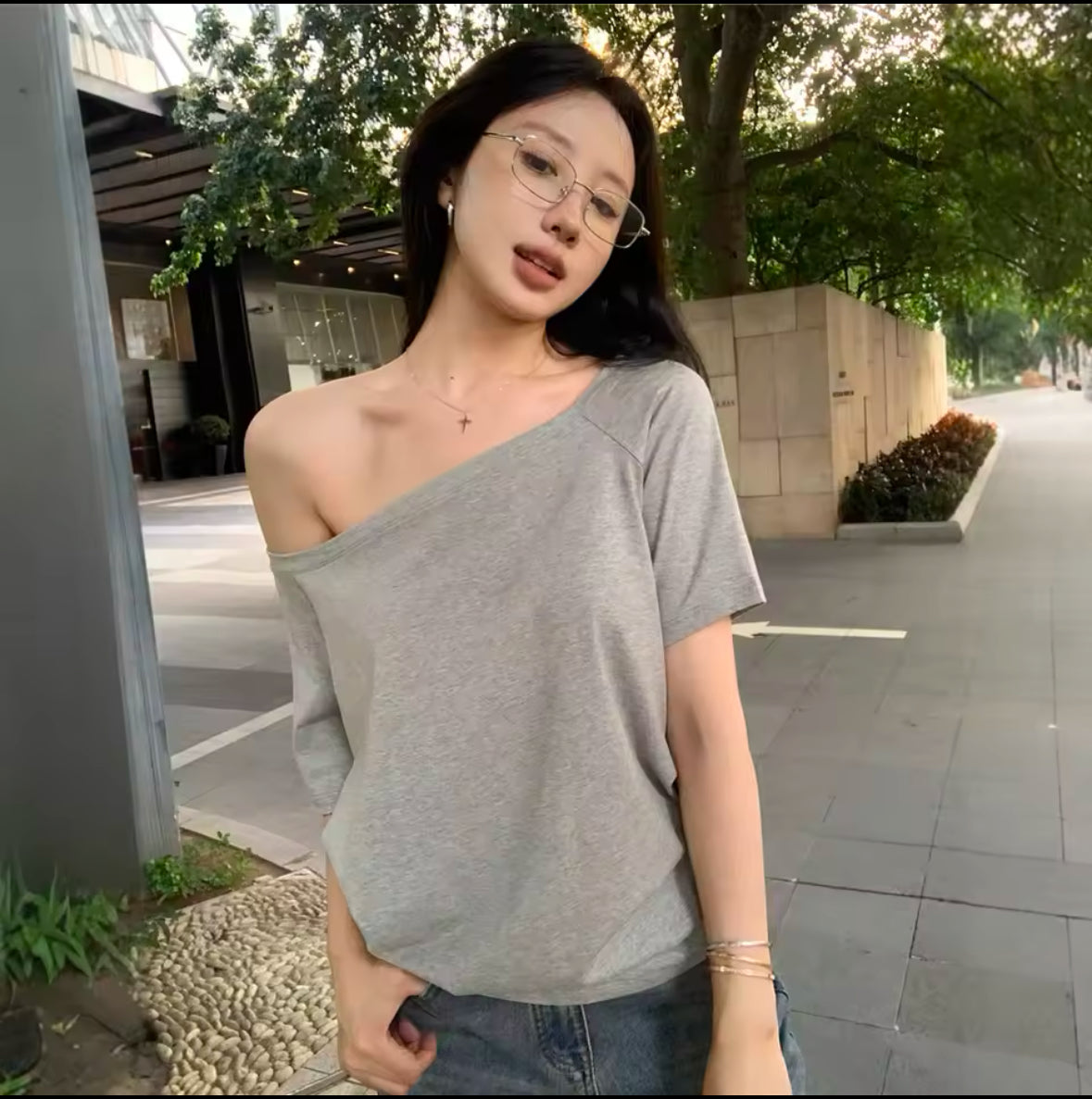 Flirla 2pcs/Set Off-Shoulder Loose T-Shirt – Trendy Oversized Fit for Effortless Style