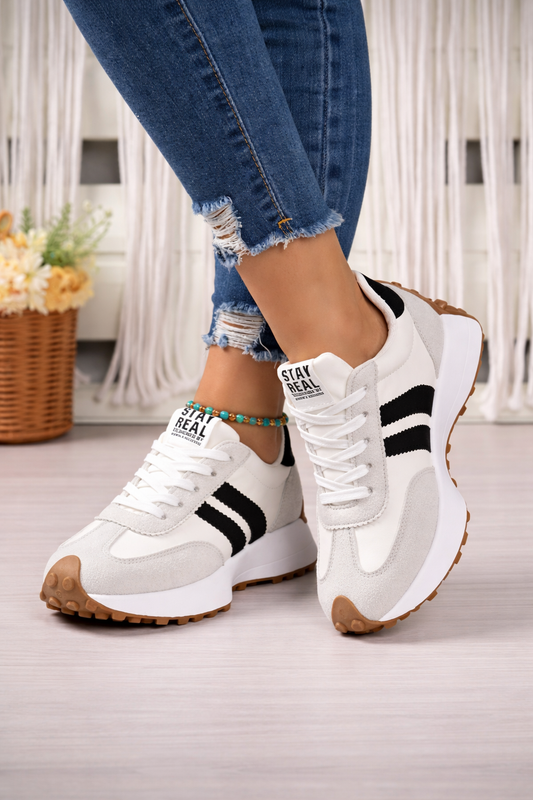 Women’s Lightweight White Sneakers – Breathable Casual Low-Top Shoes for Spring & Autumn