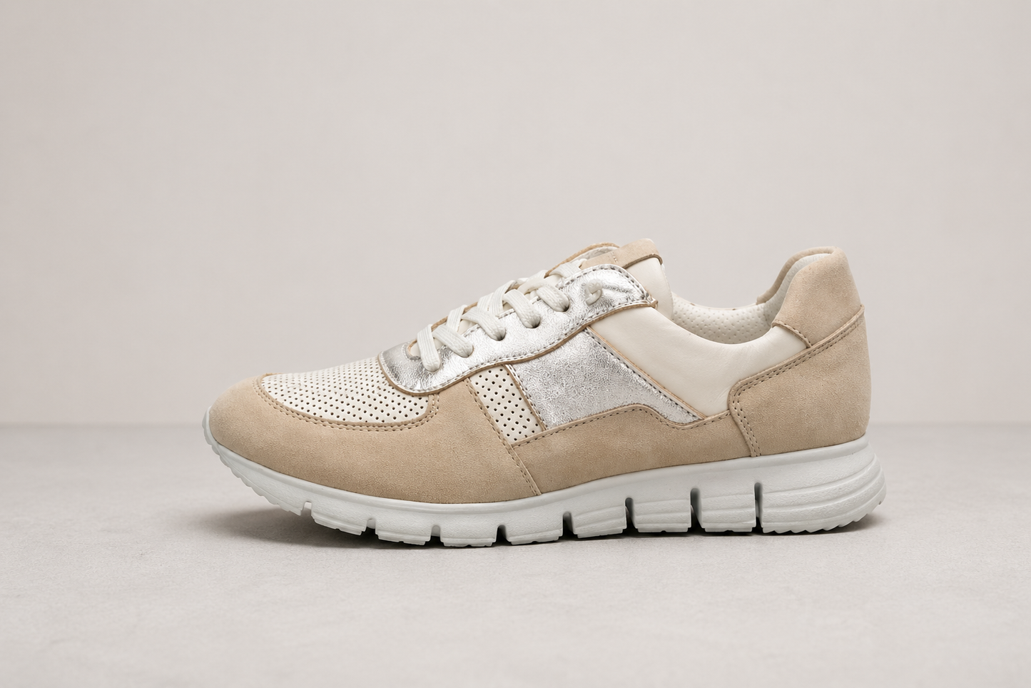 Low Top Sneakers Lightweight Breathable Comfort Effortless Clean Style All Season Unisex - UltraChic