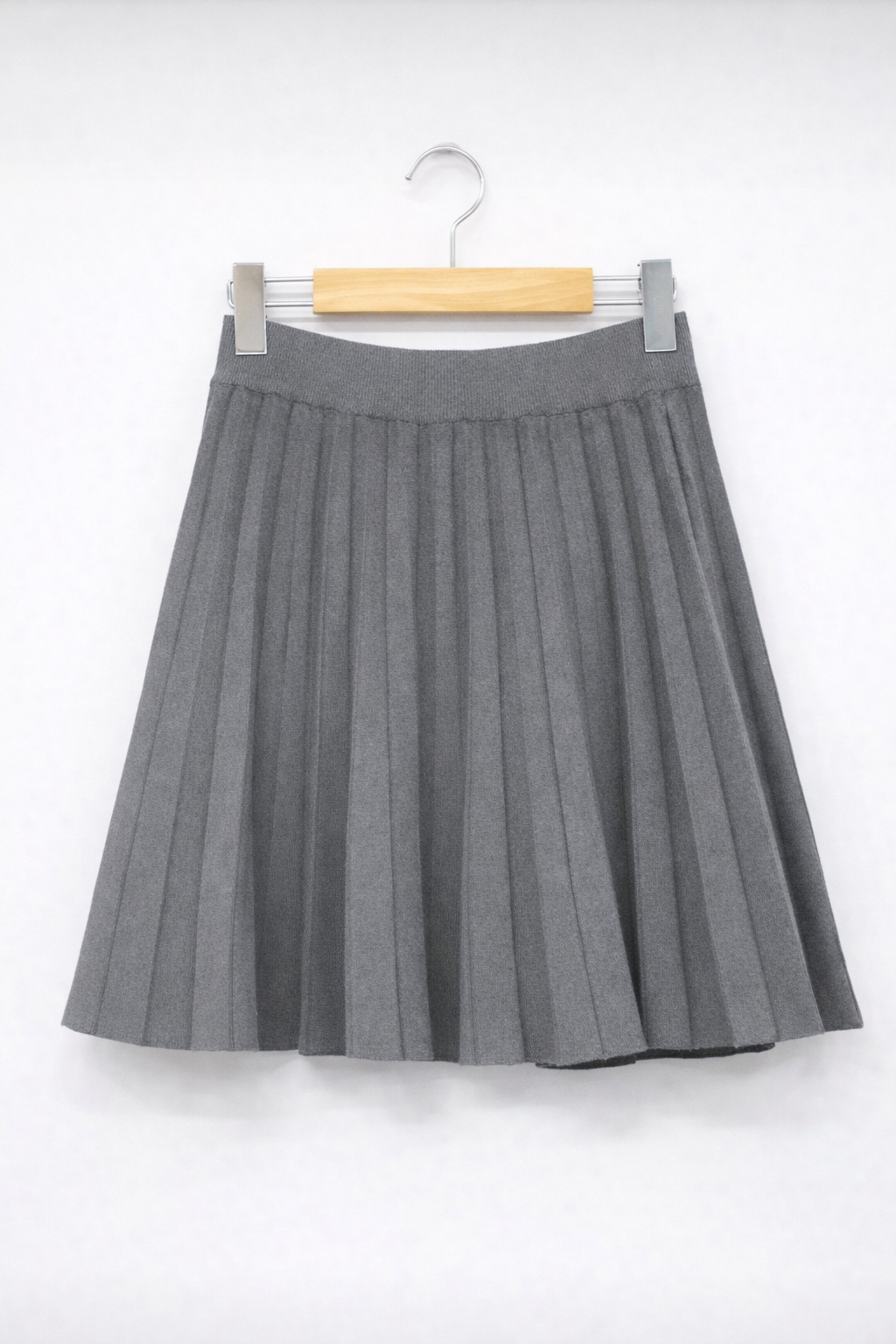 Women’s Pleated Knit Skirt – Minimalist Fall Winter Essential - UltraChic
