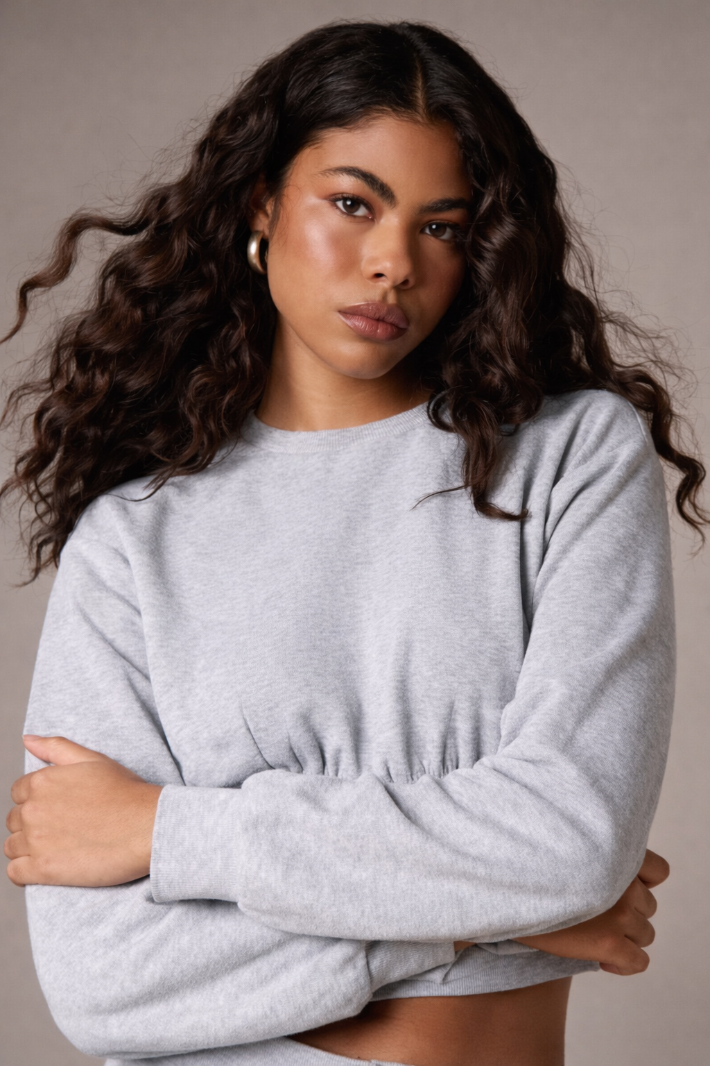 Women’s Cinched Waist Cropped Sweatshirt – Fall Winter Streetwear Essential