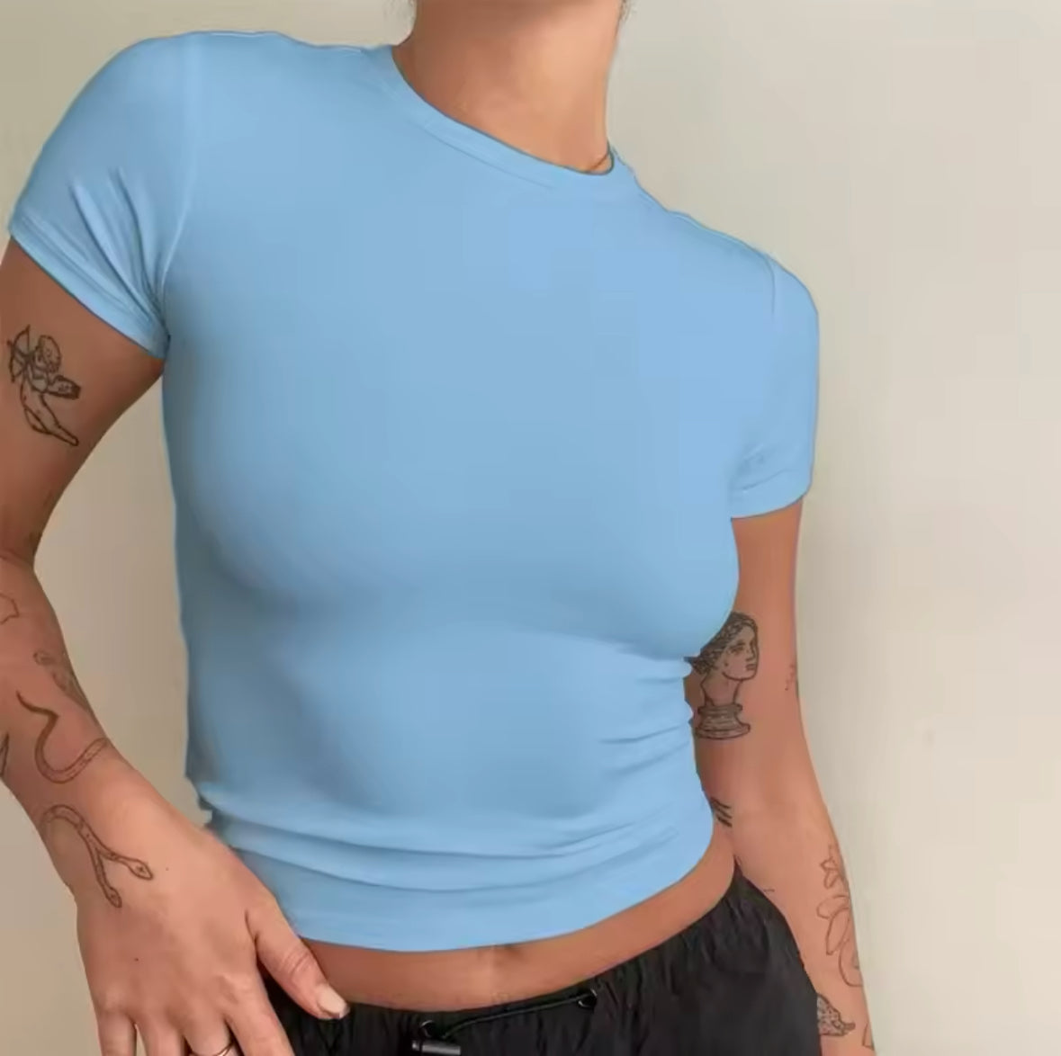 Women’s Short Sleeve T-shirt – Slim Fit O-Neck Knitted Tee for Streetwear & Sporty Y2K Style – 2025 Fashion Trend