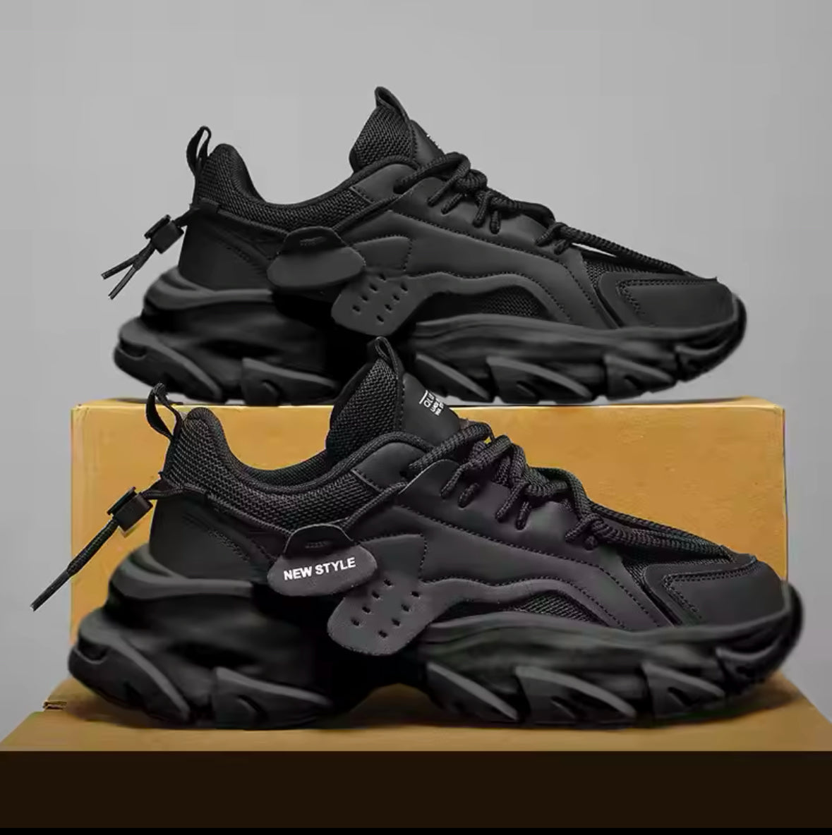 Men’s breathable sneakers with thick soles, perfect for outdoor running, tennis, and all-season comfort, featuring soft soles for ultimate support and casual style
