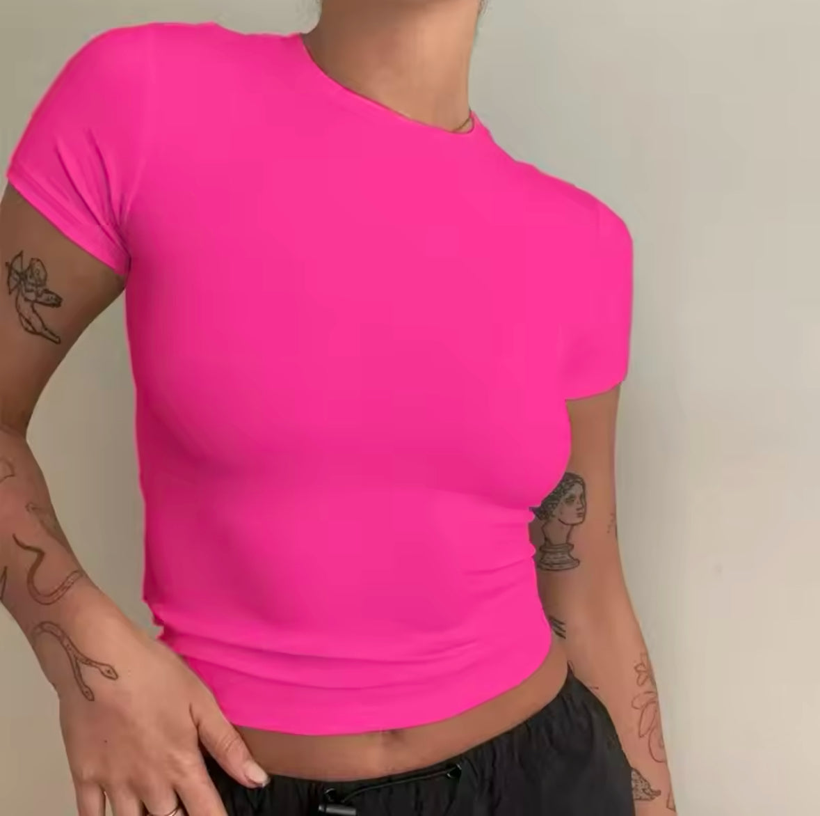 Women’s Short Sleeve T-shirt – Slim Fit O-Neck Knitted Tee for Streetwear & Sporty Y2K Style – 2025 Fashion Trend