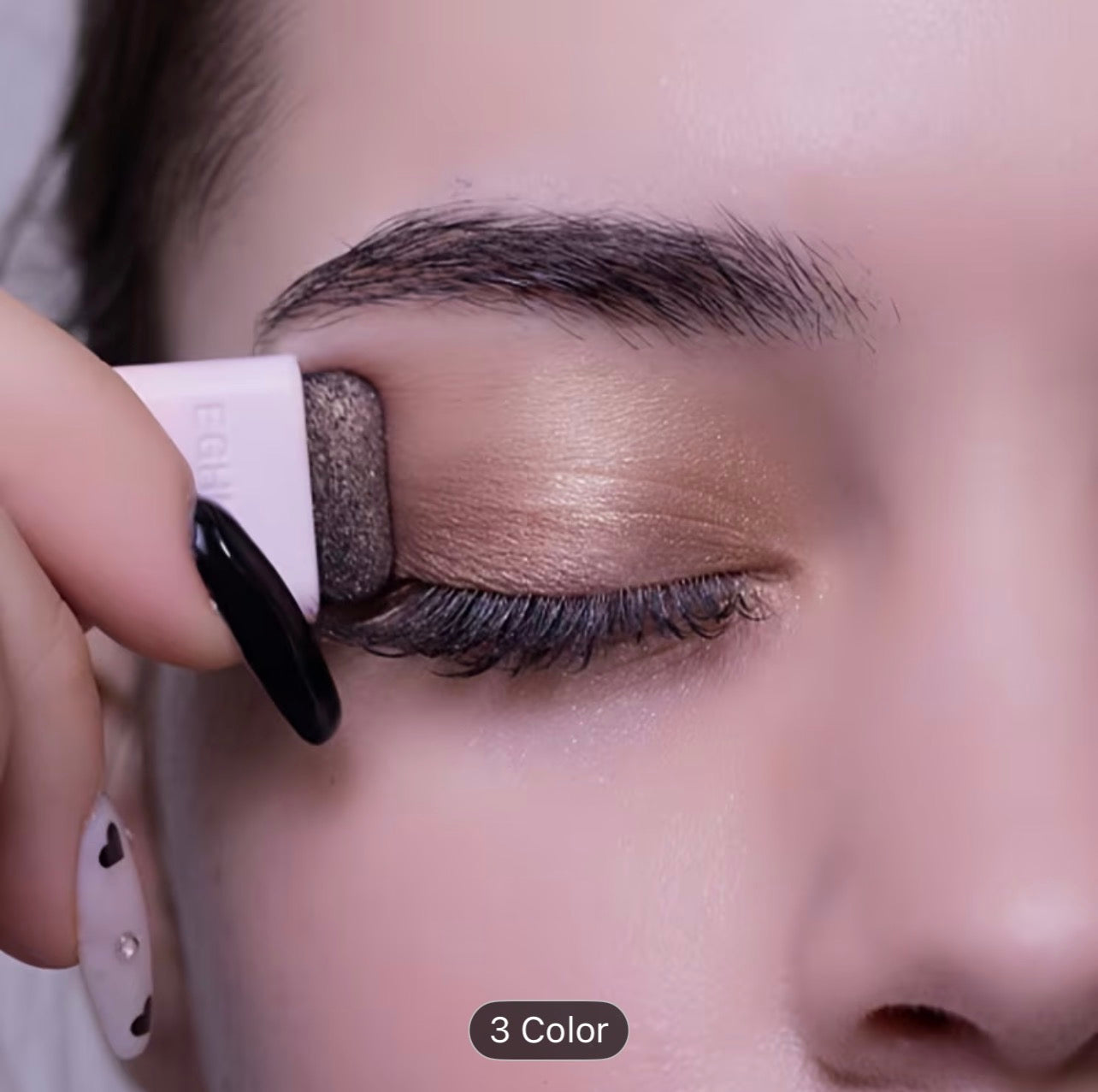 Womens Shimmery Dual Tone Eyeshadow Palette Long Lasting Waterproof Easy Blend Makeup for Party Glam Look 💖