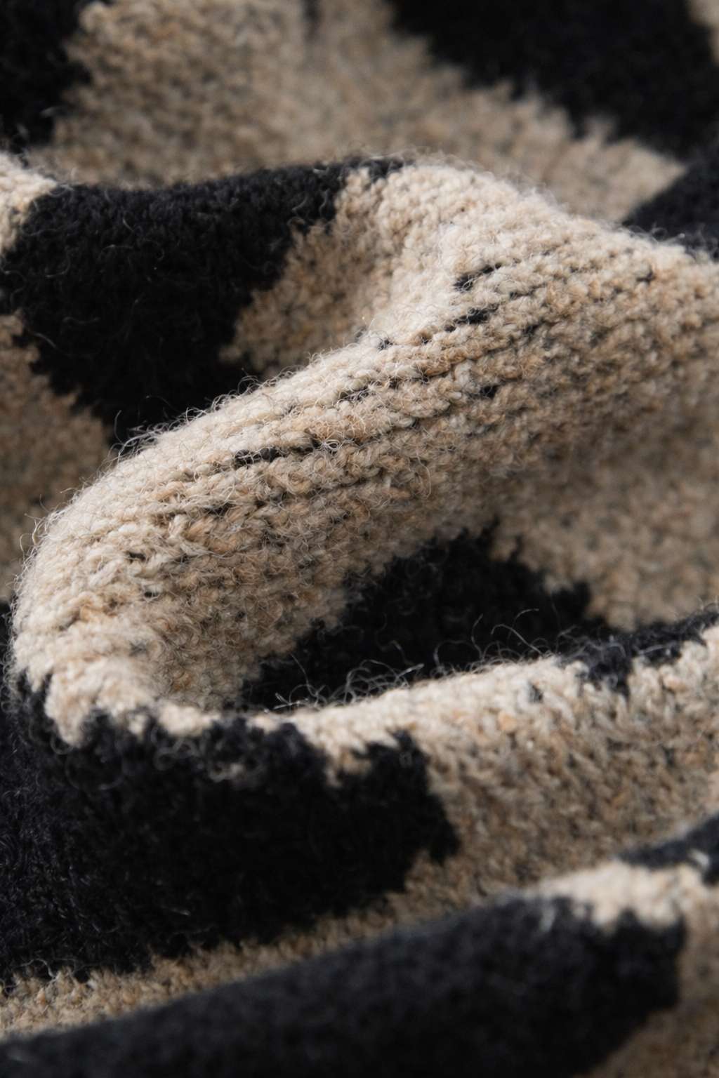 Women’s Leopard Knit Vest – Elegant Autumn/Winter Sleeveless Office Layer