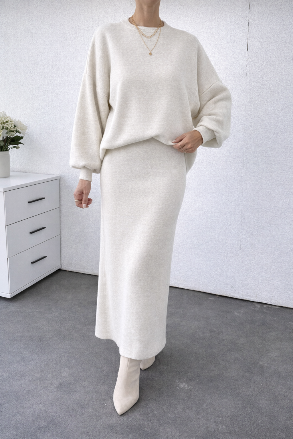 Women’s Lantern Sleeve Knit Set – Cozy Winter Elegance Outfit