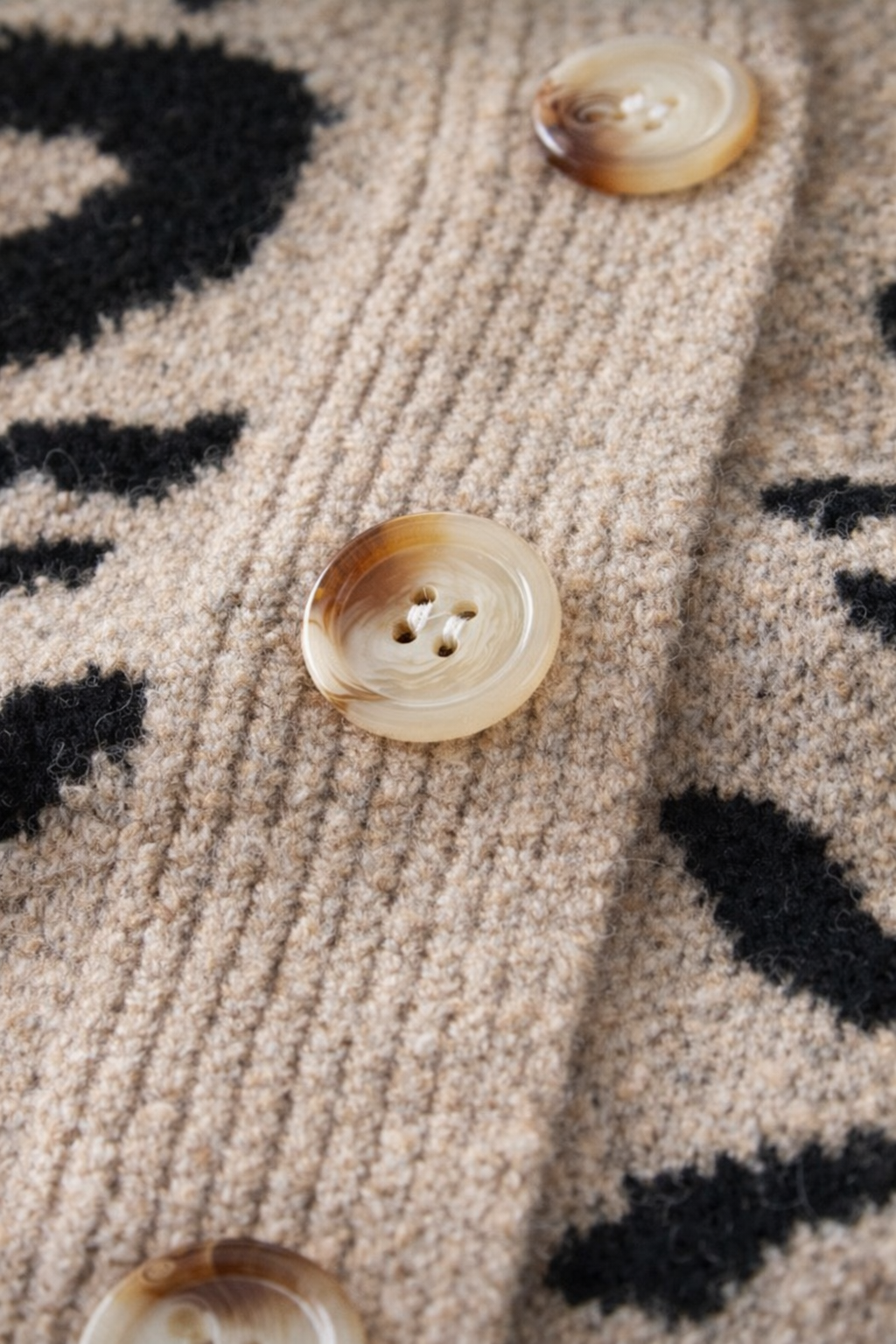 Women’s Leopard Knit Vest – Elegant Autumn/Winter Sleeveless Office Layer