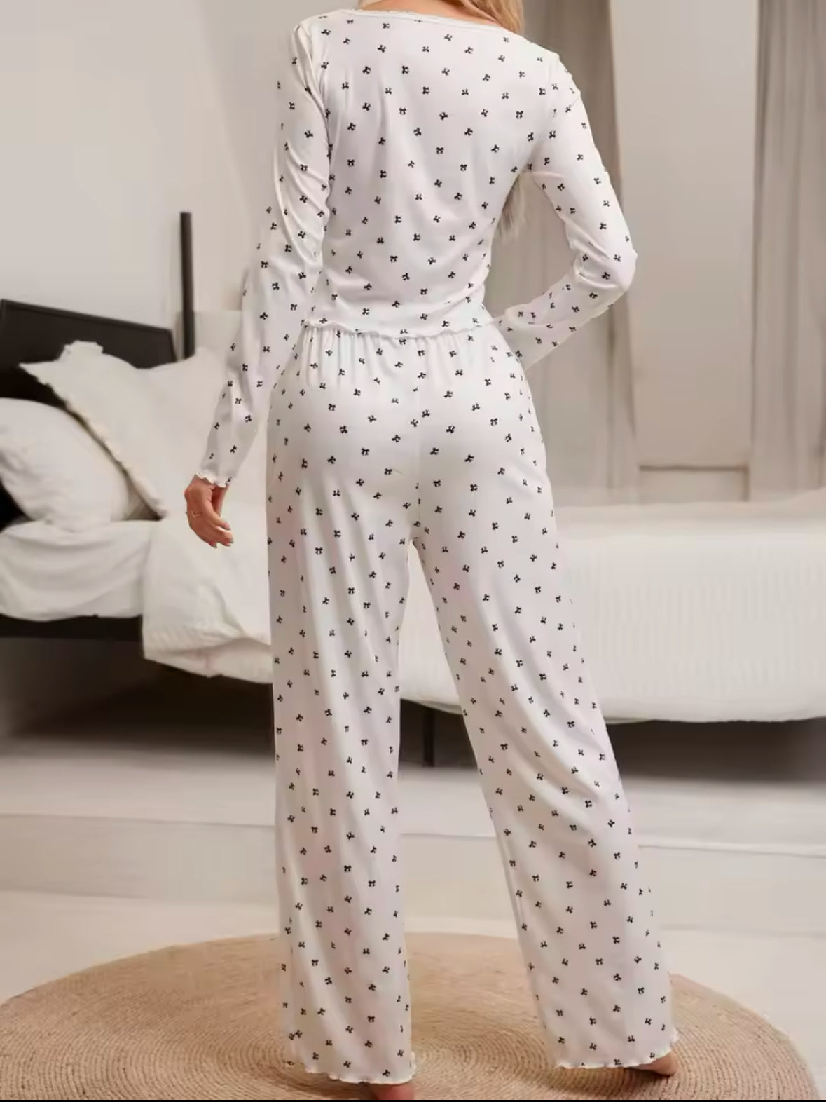Cute Bowknot Print Women’s Pajama Set – Full Sleeve Autumn Sleepwear with Lettuce Trim for Cozy & Stylish Loungewear
