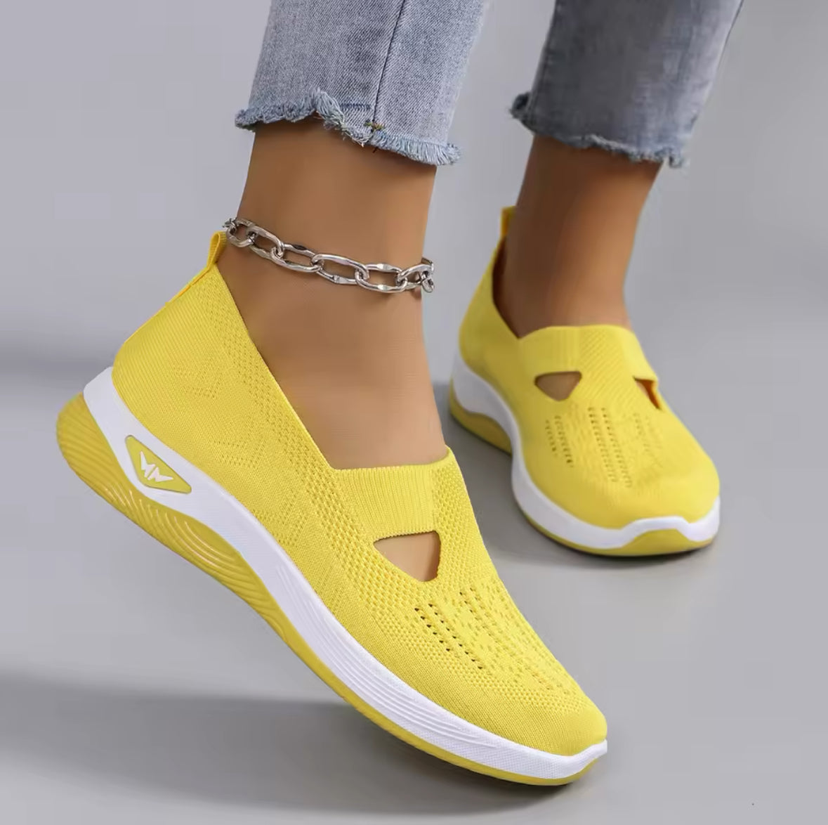 New Spring Women’s Sports Shoes – Fashionable, Breathable, Lightweight & Non-Slip Casual Flats for All-Day Comfort