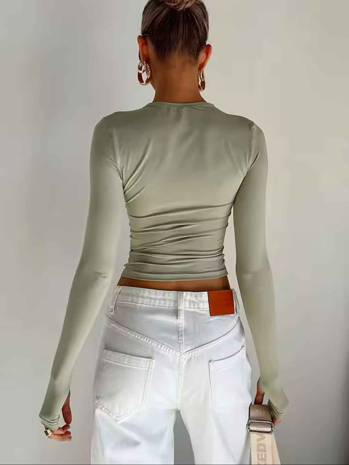 Fashion Women’s Long Sleeve Crew Neck T-shirt – Slim Fit Crop Top with Thumb Holes for Daily Streetwear & Summer Camis