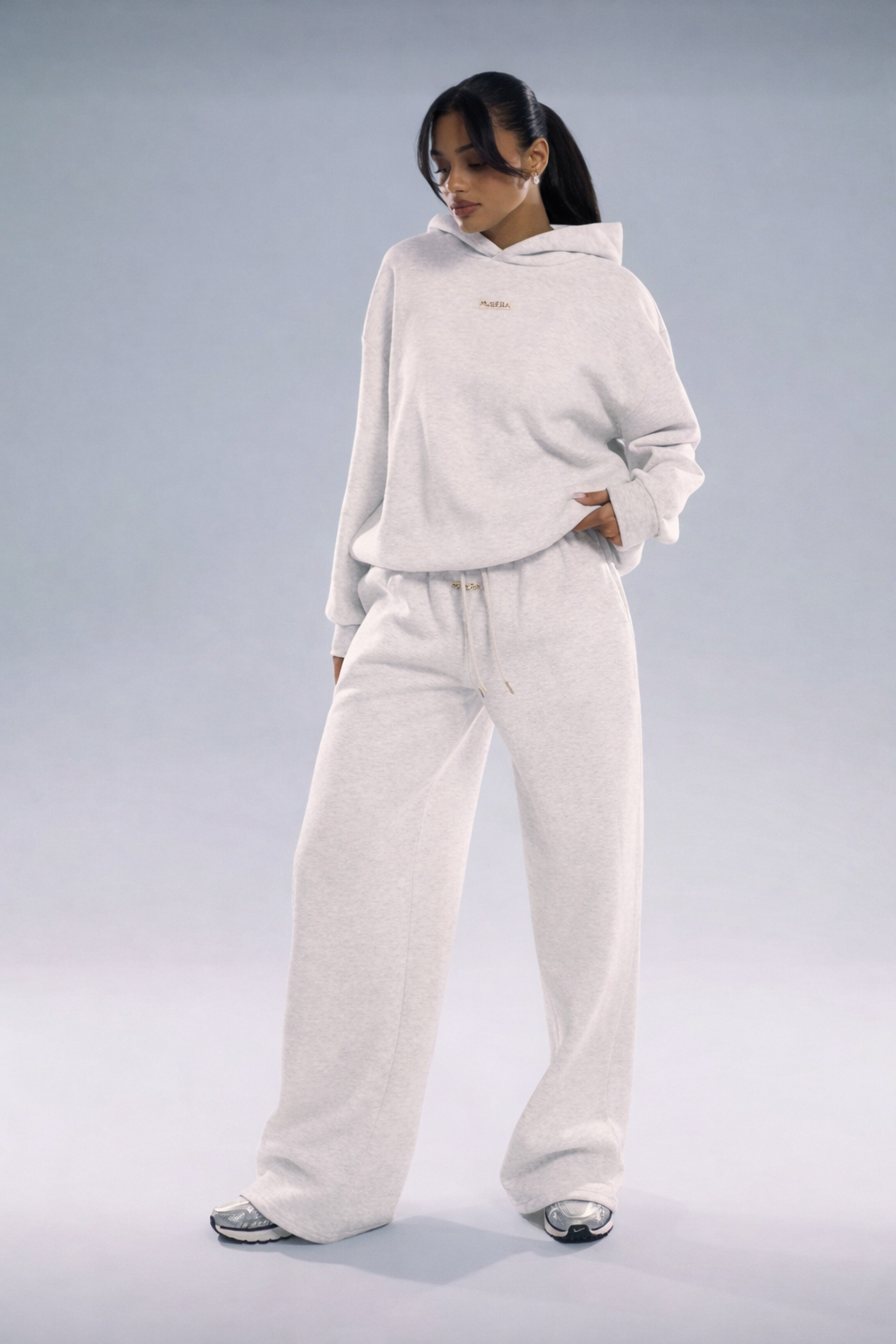 Oversized Logo Hoodie – Embroidered Cozy Autumn Winter Streetwear