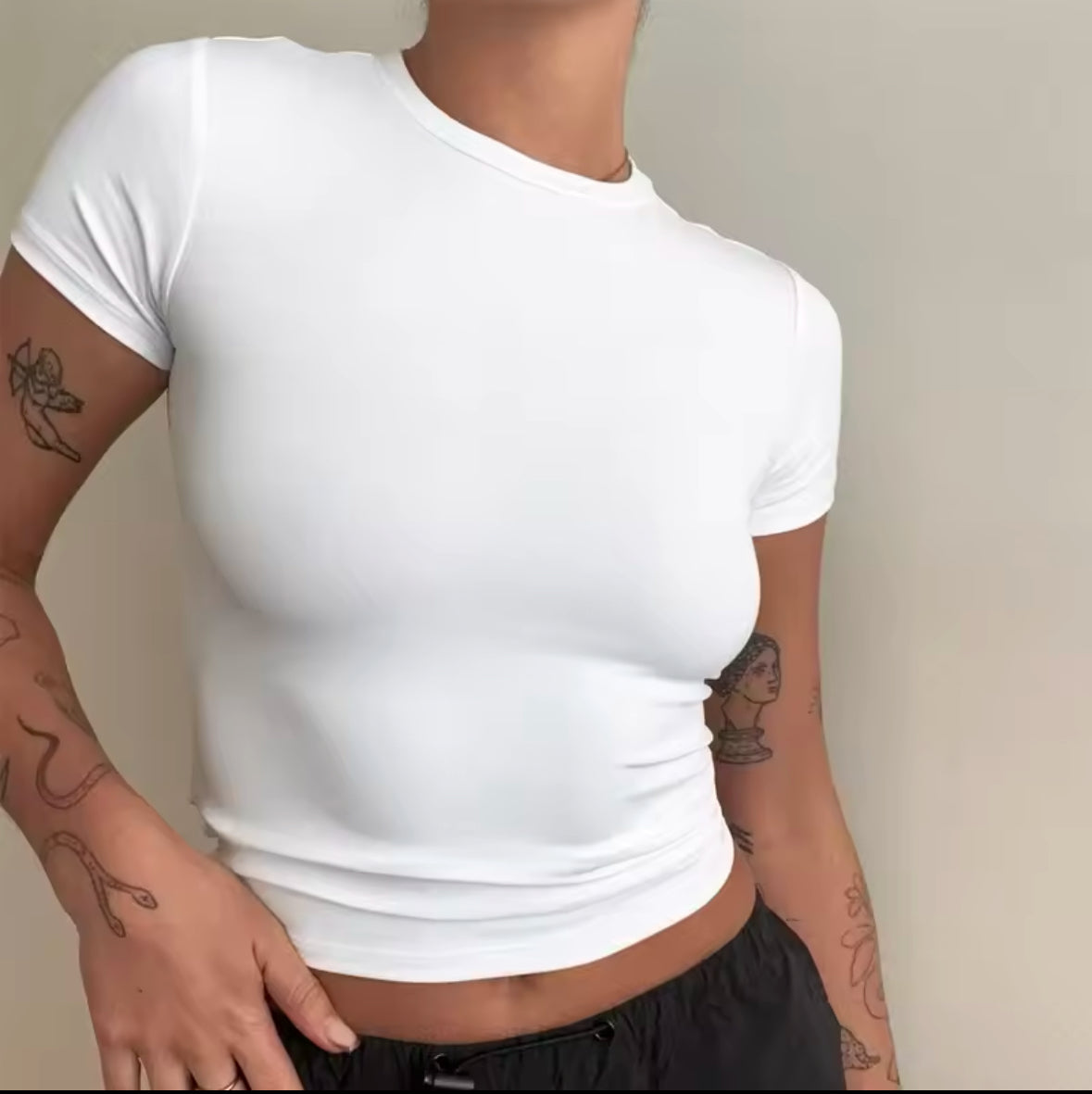 Women’s Short Sleeve T-shirt – Slim Fit O-Neck Knitted Tee for Streetwear & Sporty Y2K Style – 2025 Fashion Trend