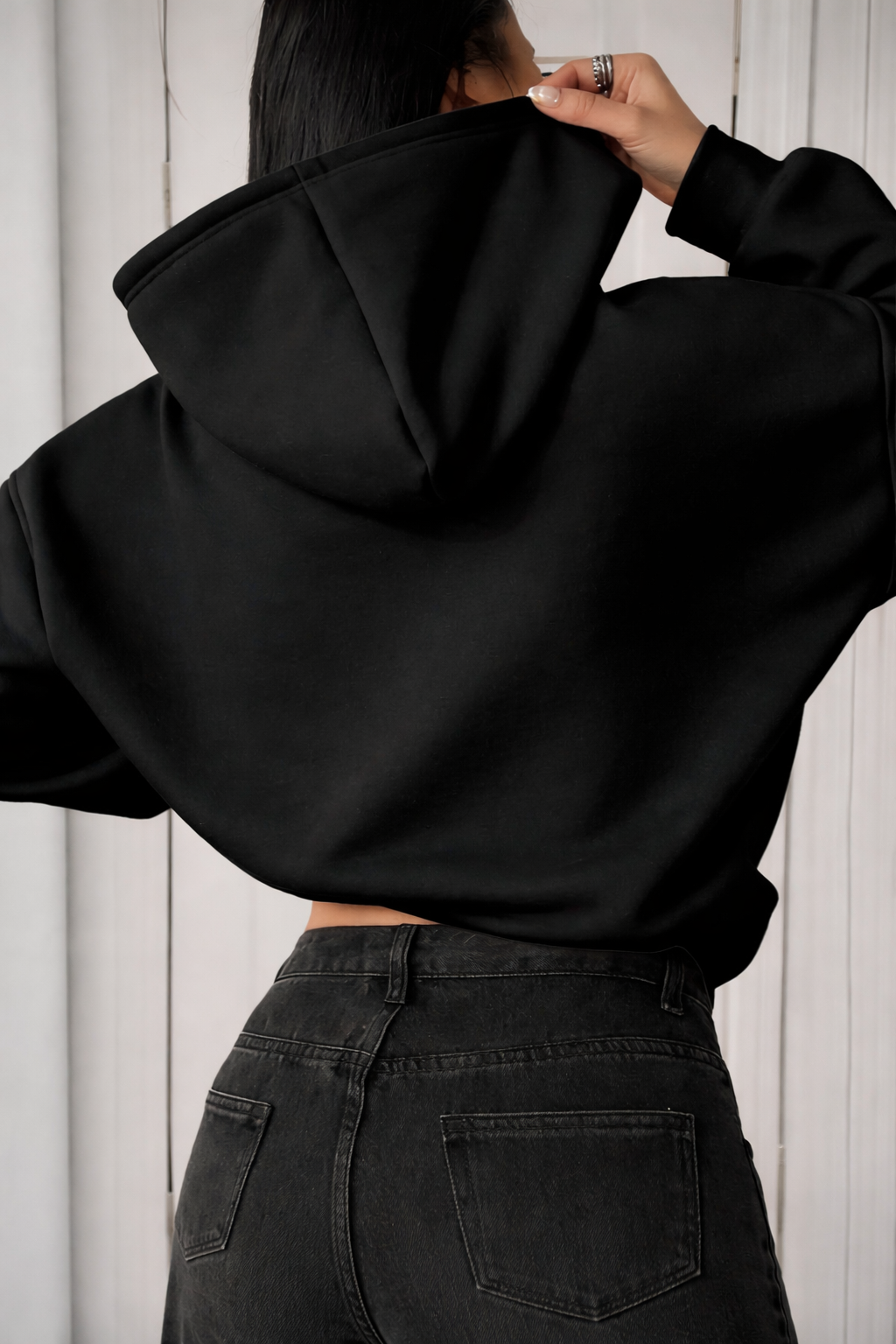 Women’s Minimalist Loose Fit Sweatshirt – Soft Solid Color Autumn Winter Casual Essential