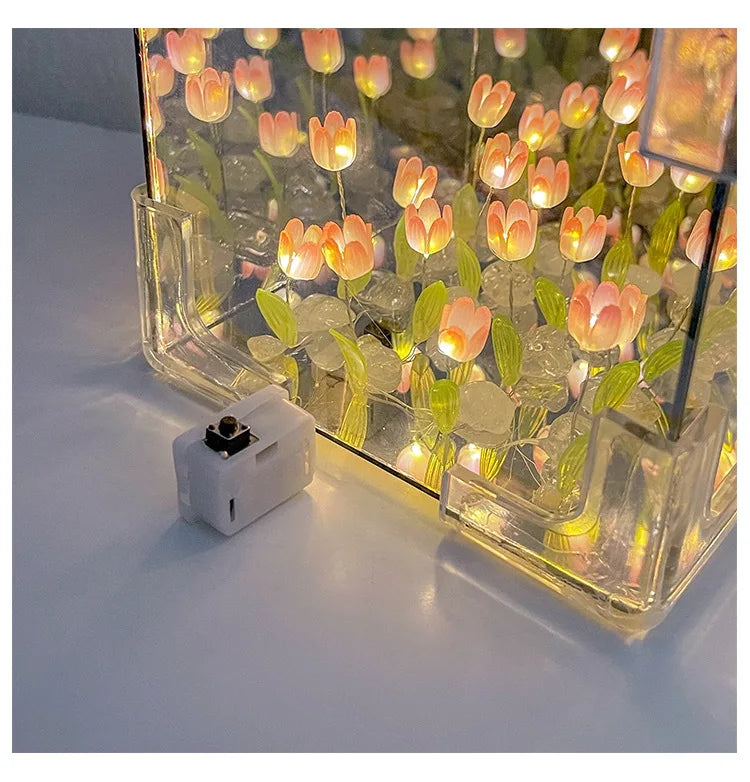 Tulip Flower Cube – Elegant Home Décor, Unique Floral Arrangement for Modern Interiors