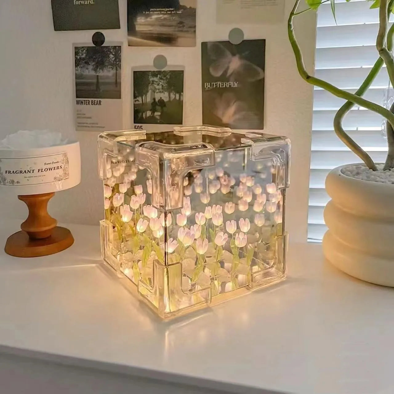Tulip Flower Cube – Elegant Home Décor, Unique Floral Arrangement for Modern Interiors