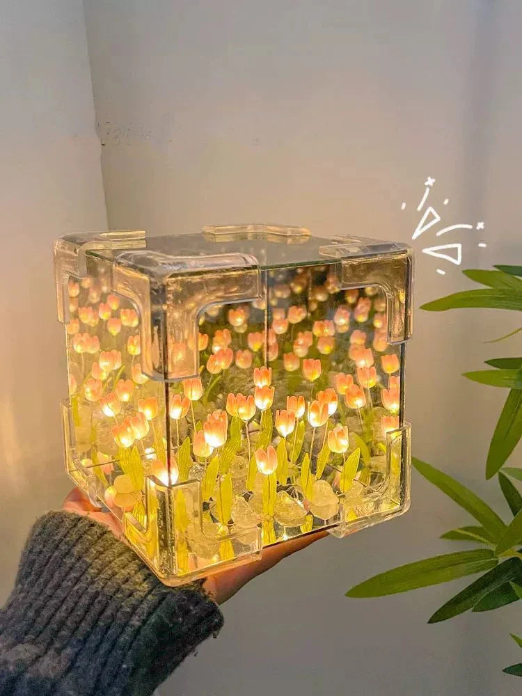 Tulip Flower Cube – Elegant Home Décor, Unique Floral Arrangement for Modern Interiors