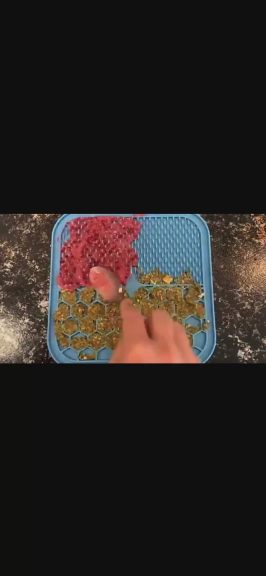 Dog Lick Mat – Slow Feeder & Enrichment Pad