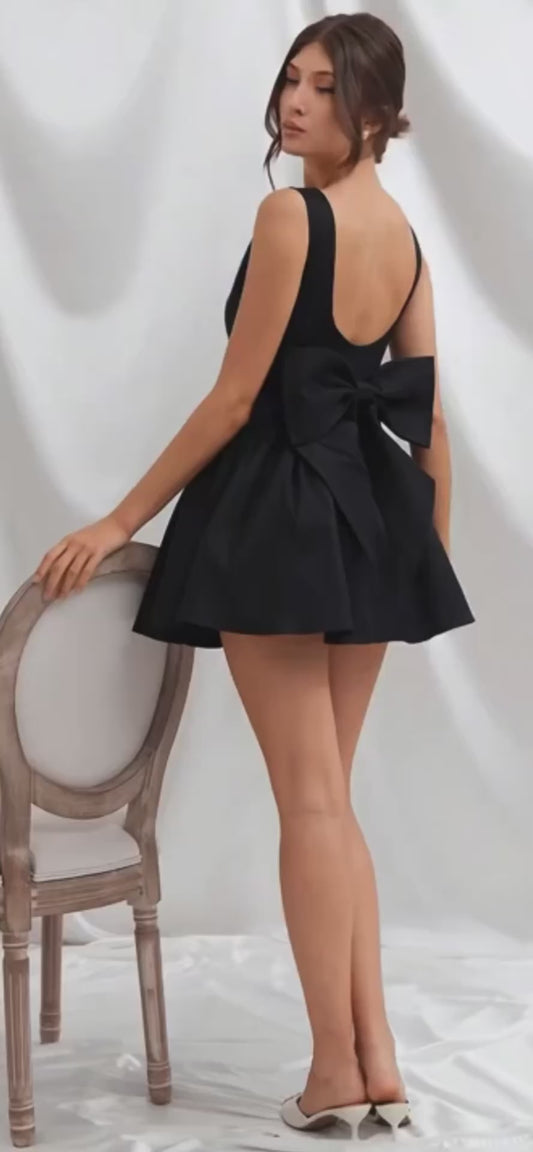 Mini Dress Statement Bow Back Elegant Silhouette Effortless Chic Look Autumn Winter Women